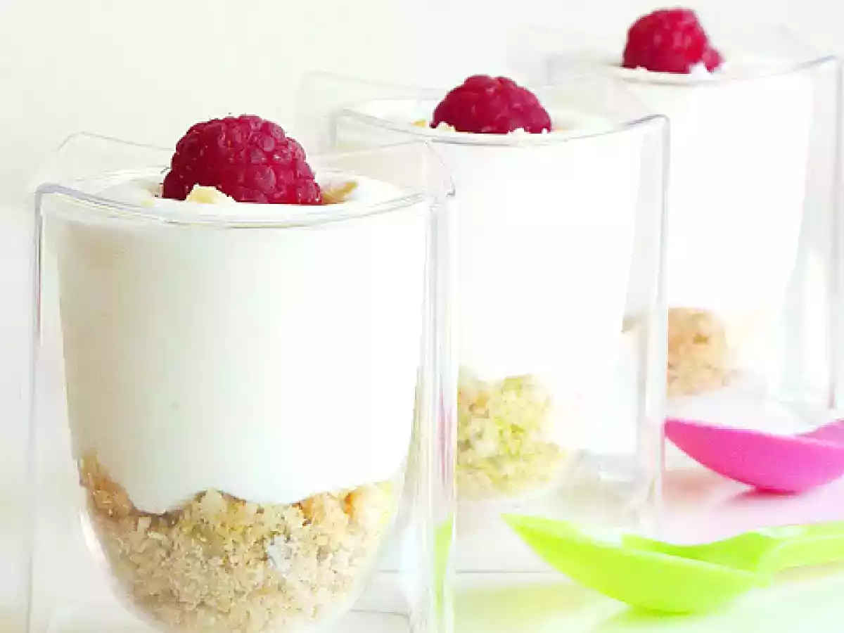 Vasitos de yogur con nueces