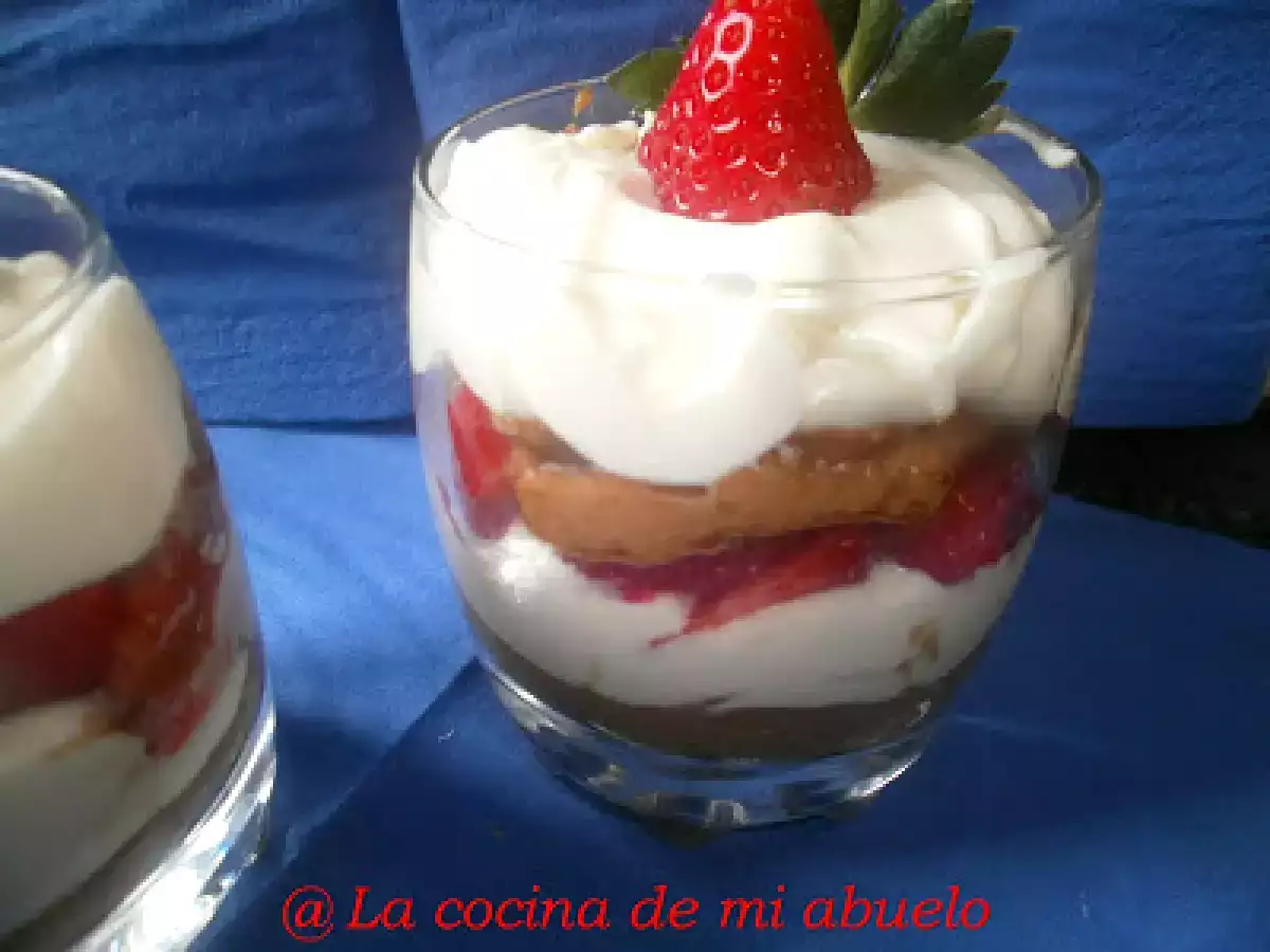 Vasos de mascarpone, chocolate blanco y fresas - foto 8