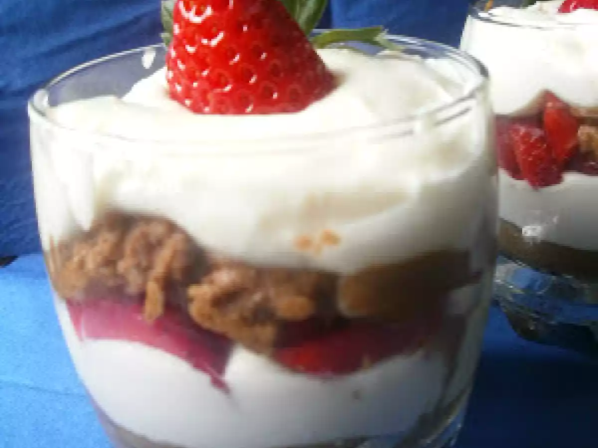 Vasos de mascarpone, chocolate blanco y fresas - foto 10