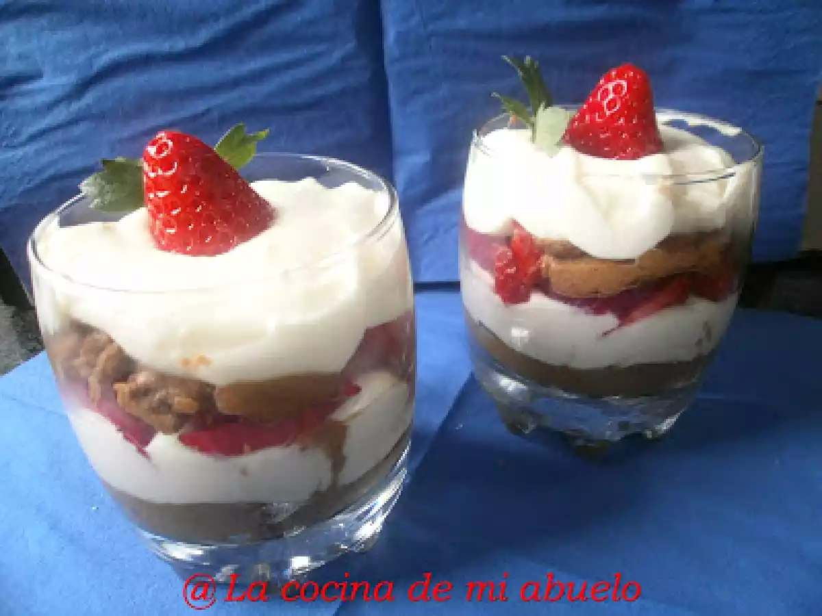 Vasos de mascarpone, chocolate blanco y fresas - foto 11