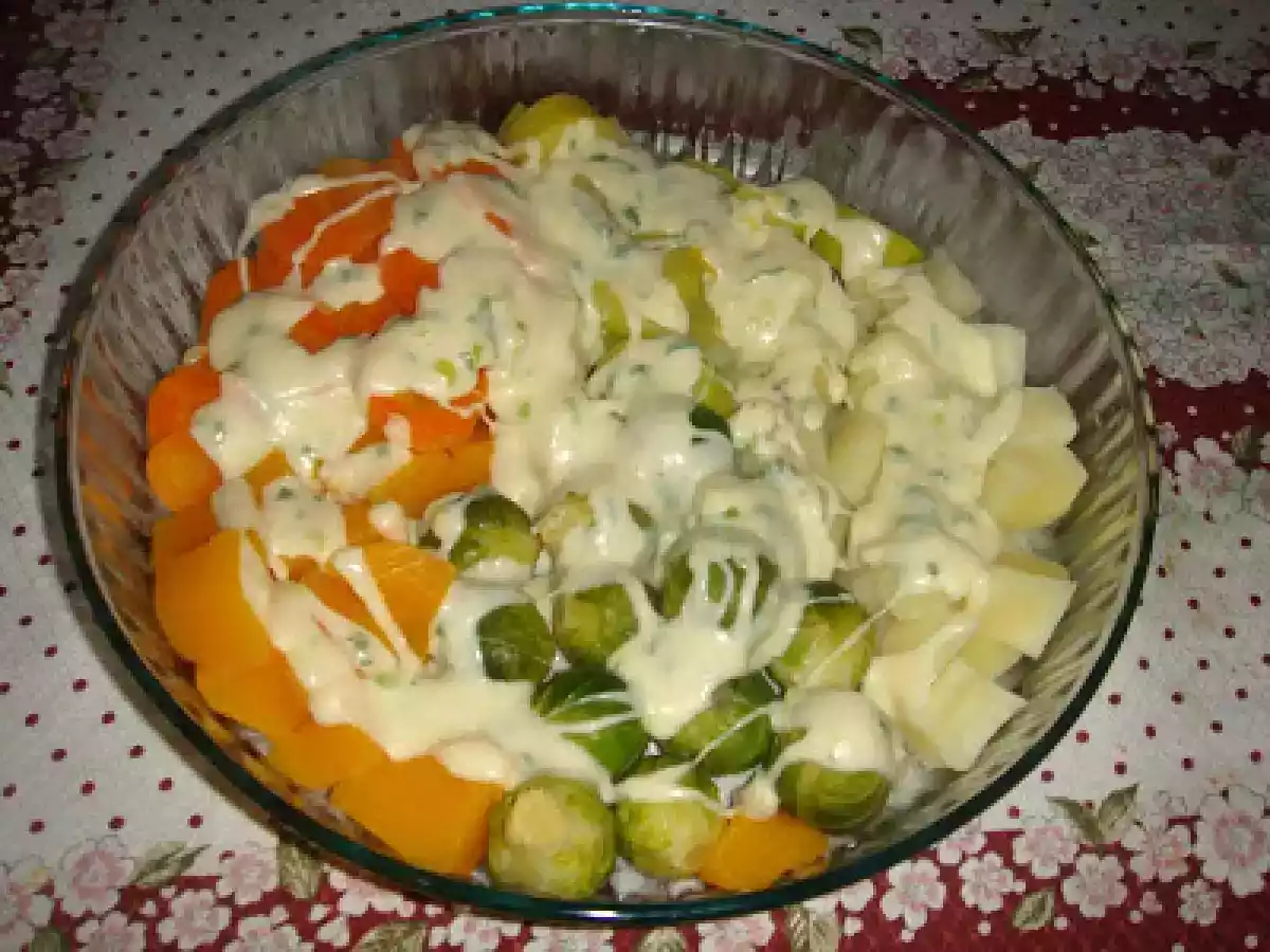 Vegetales hervidos con salsa de queso
