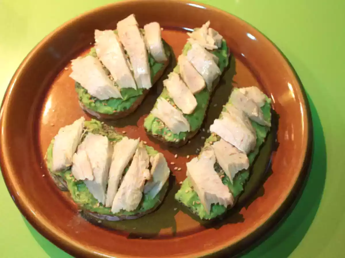 Ventresca de Bonito con aguacate al Martini rojo - foto 3