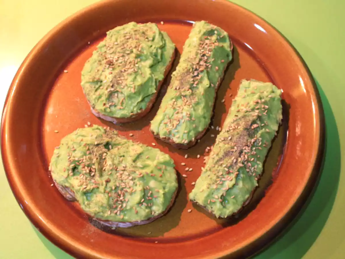 Ventresca de Bonito con aguacate al Martini rojo - foto 4