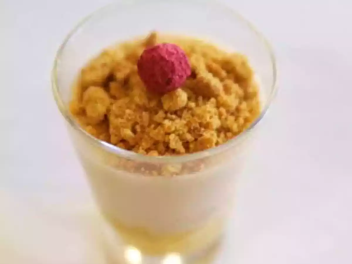 Verrine de mousse de foie con manzana y crumble con frambuesas