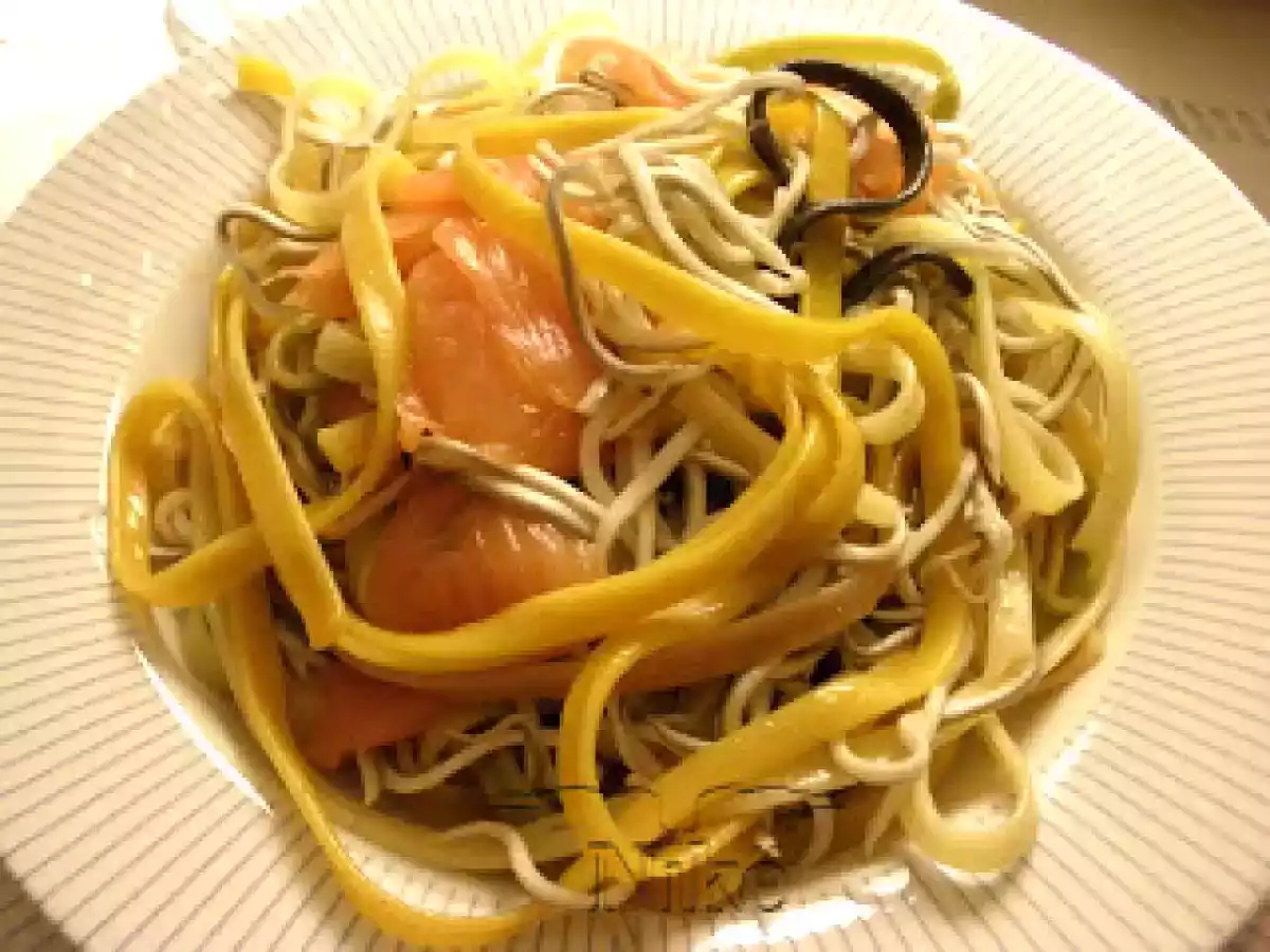VESTIDA DE LUJO: PASTA CON GULAS Y SALMÓN