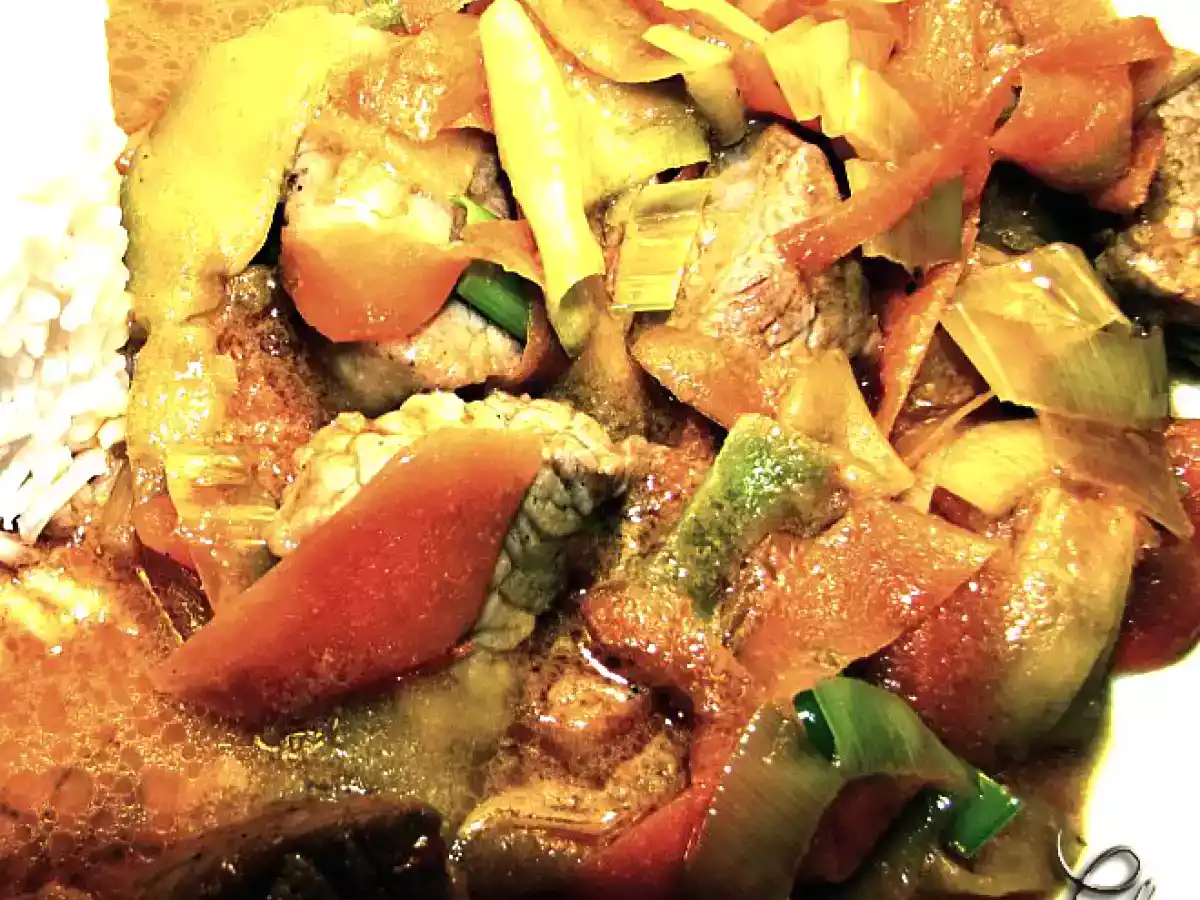 Wok de ternera y hortalizas al curry rojo