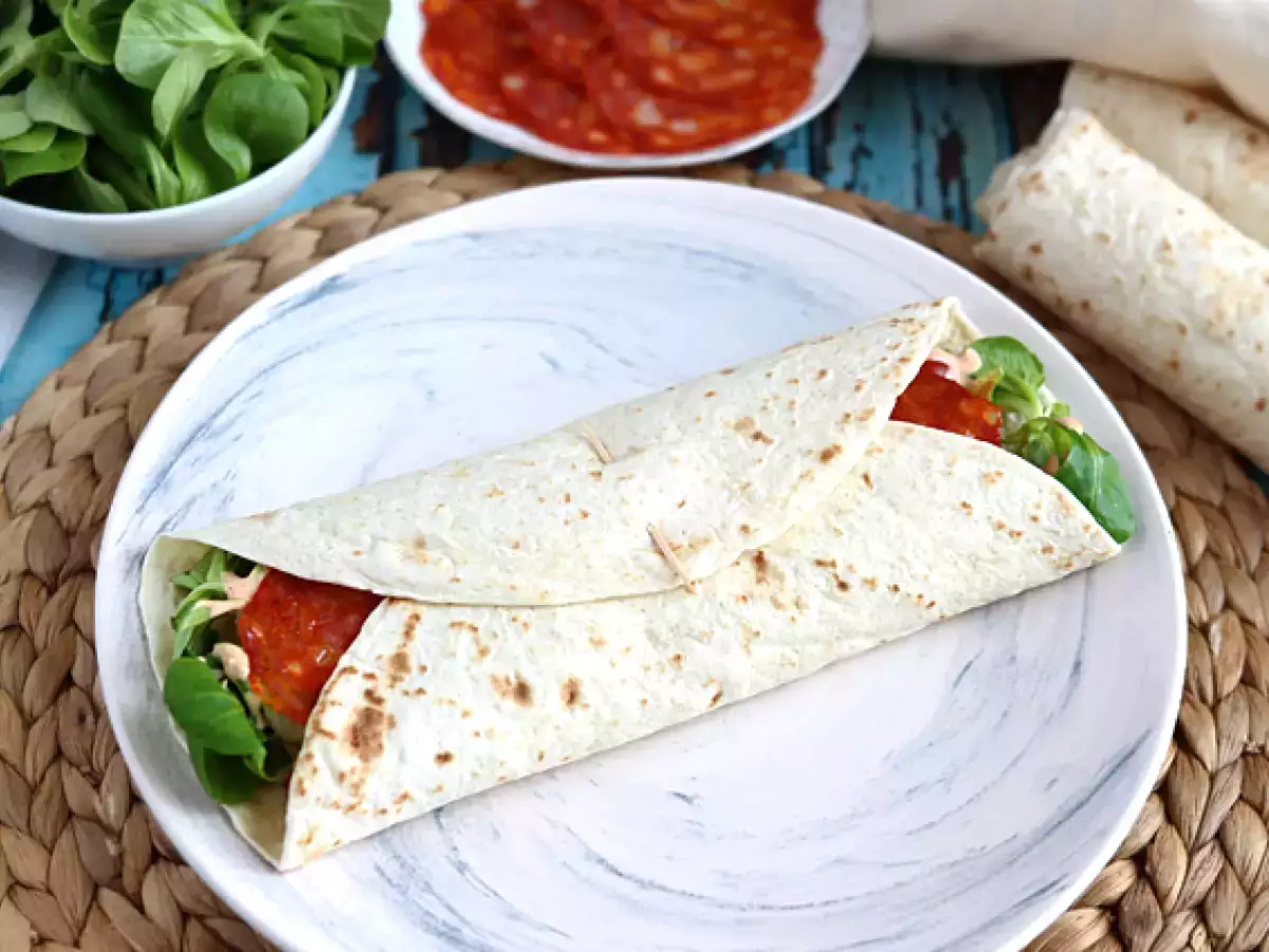 Wrap de chorizo, aguacate y tomate - foto 2