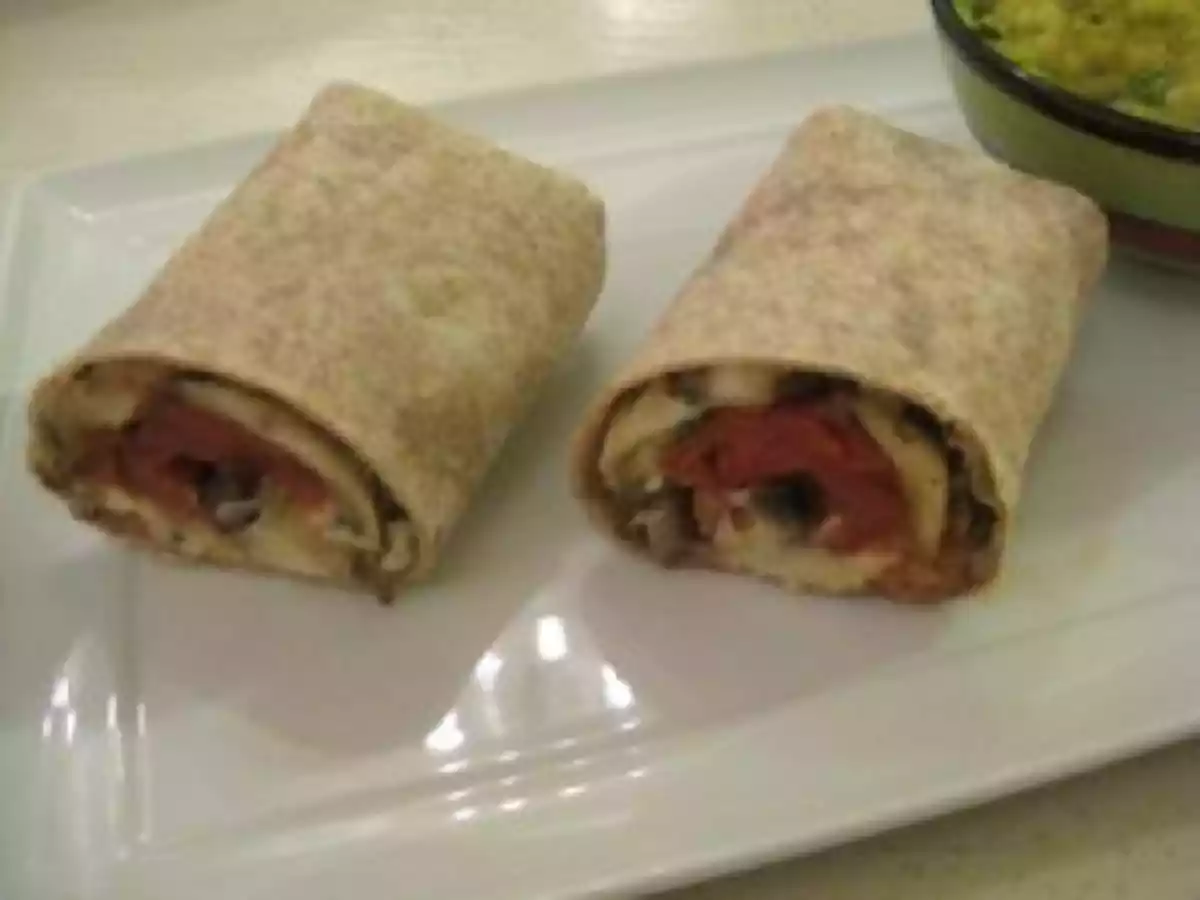 Wrap de vegetales asados con blue cheese