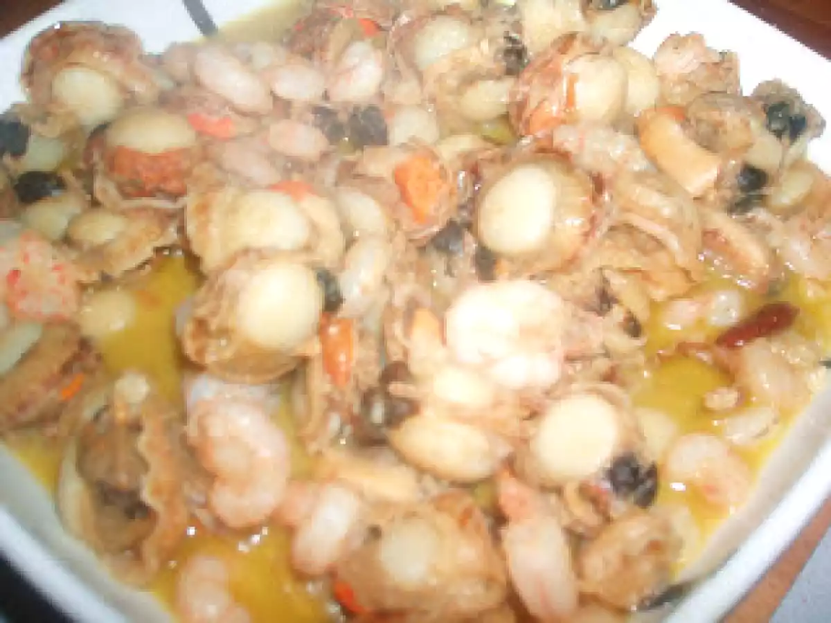 Zamburiñas al ajillo con gambas