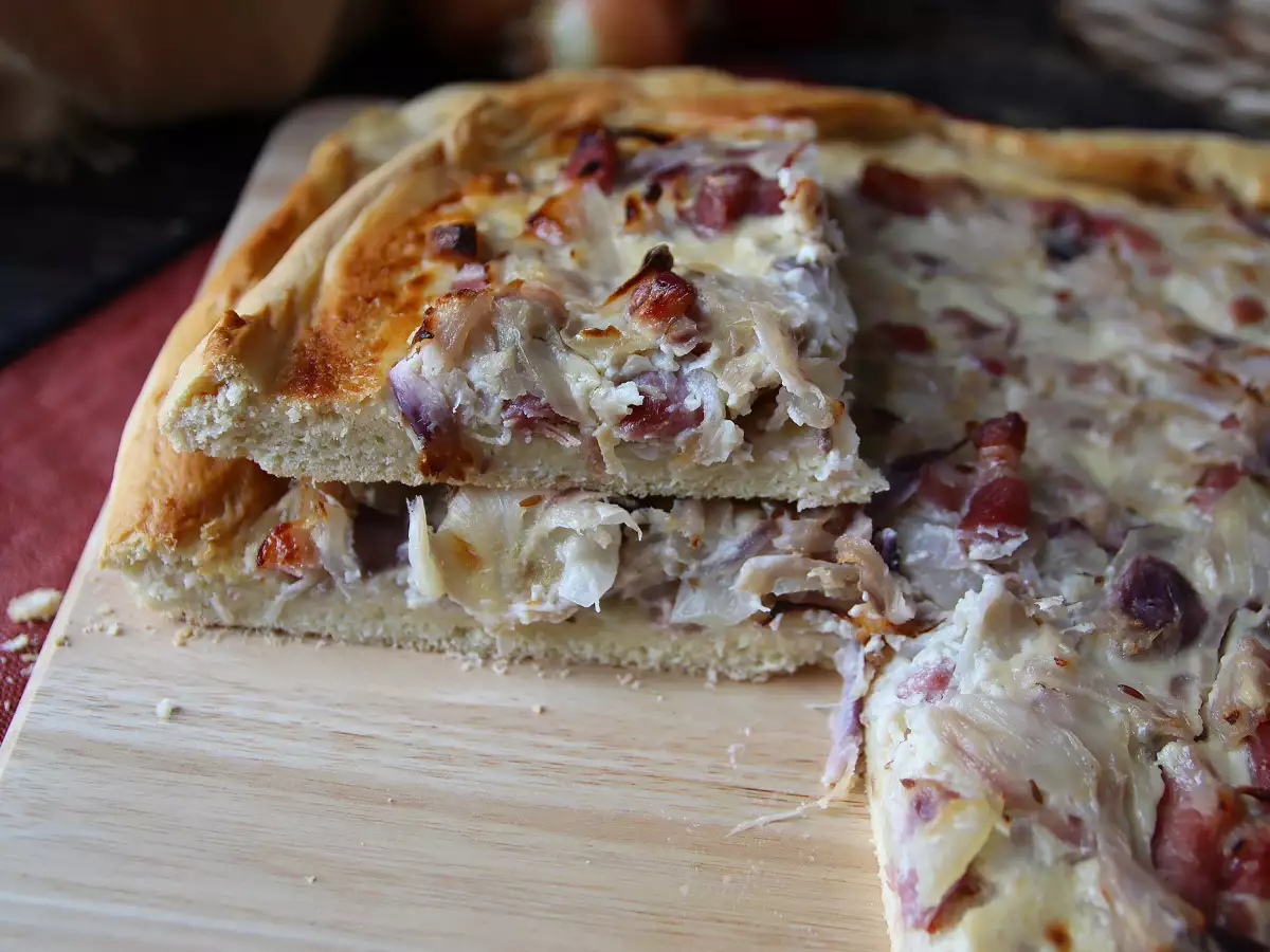 Zwiebelkuchen: tarta alemana de cebolla y beicon ahumado - foto 3